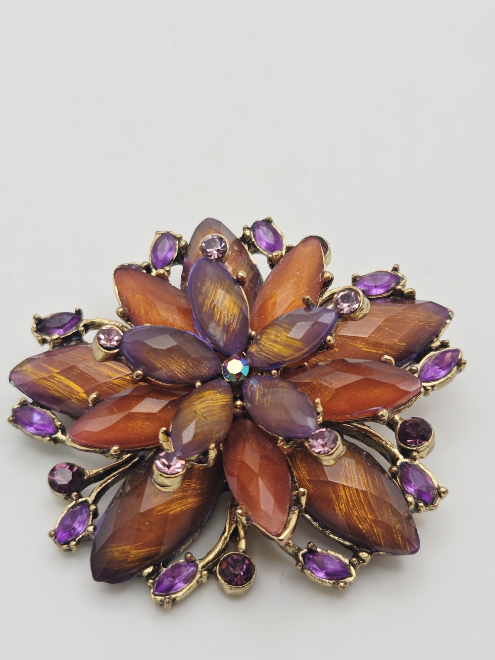 Brooch Pin 3 Tiered Oval Shaped Stones Unsigned Stunning - Picture 4 of 5